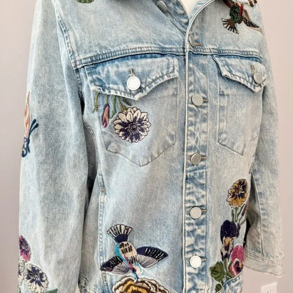Blank NYC Embroidered hummingbird and floral embellished Denim Jacket M - Picture 7 of 10